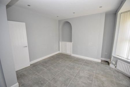 2 bedroom semi-detached house to rent - Photo 2