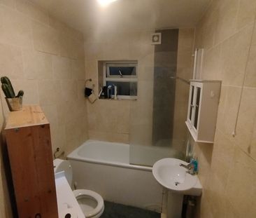 Room in a Shared Flat, Howard Road, E17 - Photo 4