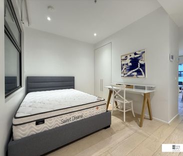 Duplex apartment with 3 bedrooms & 2 balconies - Available Now! - Photo 6