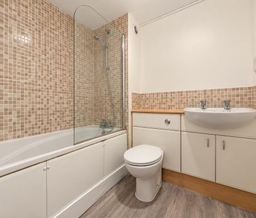 3 bedroom terraced house to rent - Photo 2