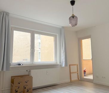 Klein, aber sehr fein und ruhig dazu | mit Balkon und Einbauküche! - Photo 1