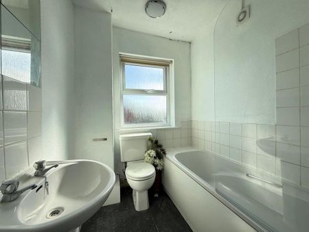 2 bedroom terraced house to rent - Photo 5