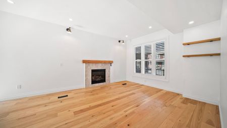 For Lease - 708 Wilson Street, Hamilton, Ontario - Photo 2