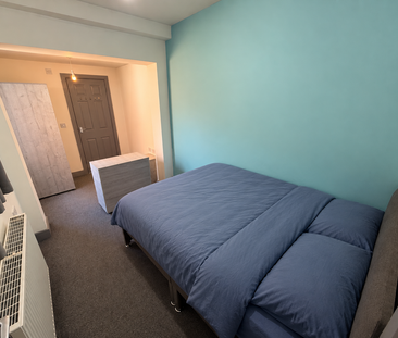 1 bedroom in a house share to rent - Photo 1