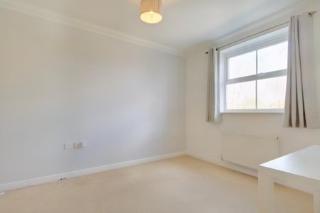 3 bedroom semi-detached house to rent - Photo 4