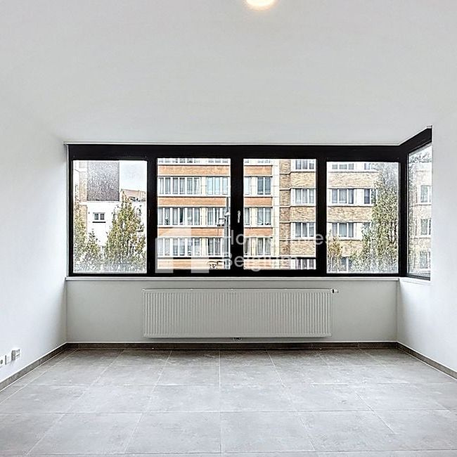 Appartement te huur in Jette voor € 990 met 1 slaapkamer - Foto 1