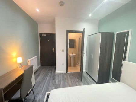 1 bedroom in a house share to rent - Photo 3