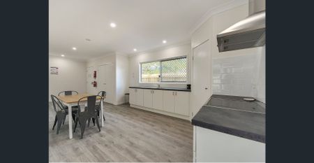 NEAR NEW FULLY FURNISHED, DESIGNER STUDIO APARTMENT – BILLS INCLUDED! - Photo 2