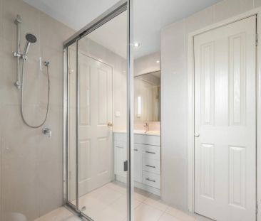 Stylish One-Bedroom Apartment in the Heart of Coorparoo - Photo 6