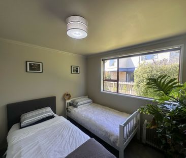 Where sun, style and privacy collide! - Photo 6