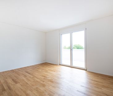 Moderne 2.5-Zimmer-Dachwohnung mit grosszügiger Sonnenterrasse in Z... - Foto 1