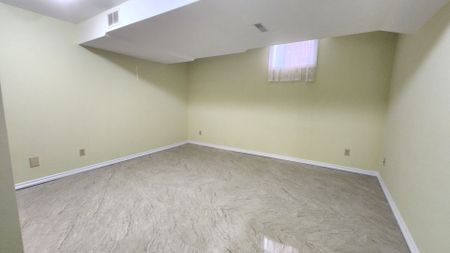 For Lease - 31 Hoptree Avenue, Toronto, Ontario - Photo 4