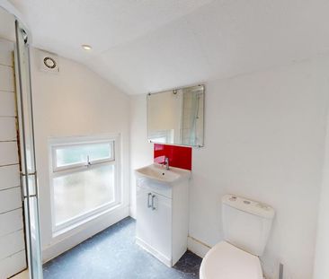 5 bedroom flat to rent - Photo 1