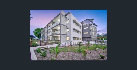 Oversized 3-Bedroom Apartment with Terrace and Double Parking - Photo 5