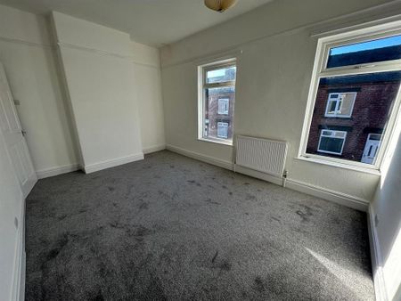 2 bedroom terraced house to rent - Photo 4