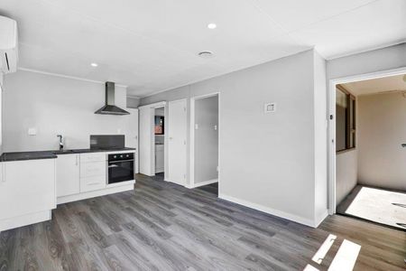 6A Oswald Place, Stratford - Photo 4