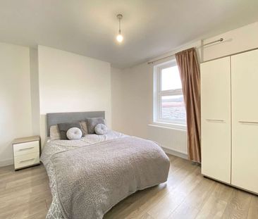 Large Double Rooms available in Gravesend! Room 6 - Photo 4