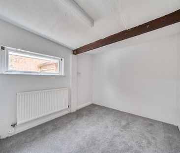 4 bedroom terraced house to rent - Photo 2