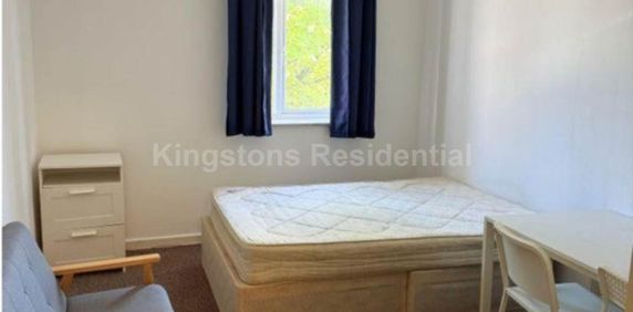 Cardiff, 2 Bedroom Flat at Miskin Street, Cathays, Cardiff, CF24 4AP, 2 Bedroom Flat at Miskin Street, Cathays, Cardiff, CF24 4AP - Photo 2