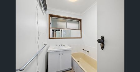 10/106 Burnbank St, Lake Wendouree, Vic 3350 - Photo 2