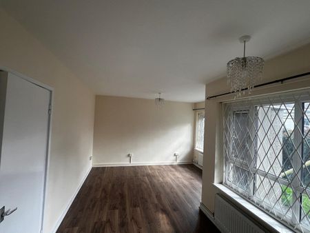 2 Bed Flat, Haslewood Drive, LS9 - Photo 2
