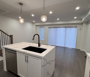 For Lease - 25 King George Way, Clarington, Ontario - Photo 2