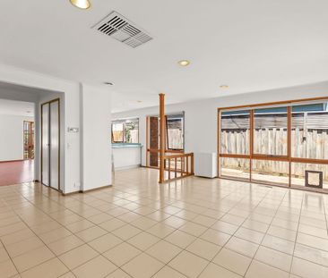 Spacious Family Home - Photo 2