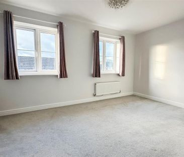 4 bedroom semi-detached house to rent - Photo 5