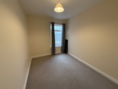 2 bed Terraced - To Let - Photo 3