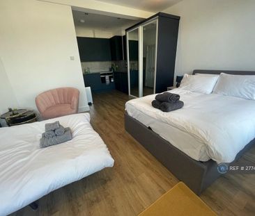 Studio to rent - Photo 4