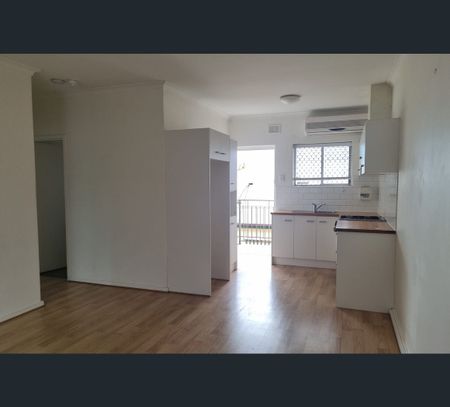 4/35 Farrant Street, Prospect, SA 5082 - Photo 2