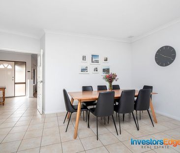 Stunning 3-Bedroom Residence in Karrinyup - Modern Design, Convenient Living! - Photo 6