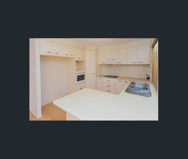 Great Family Home in Torquay - Photo 6