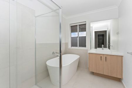 Brand New Family Living in the Heart of Sunbury - Photo 4