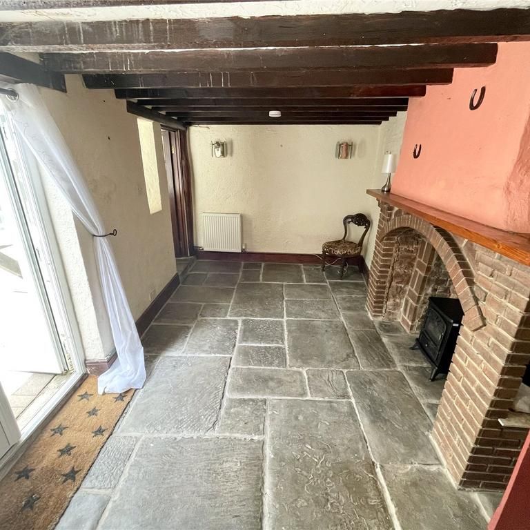 2 bedroom terraced house to rent - Photo 1