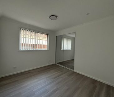 1 Warragamba Crescent, Jamisontown NSW - Photo 4