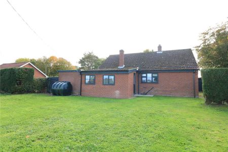 3 bedroom bungalow to rent - Photo 2