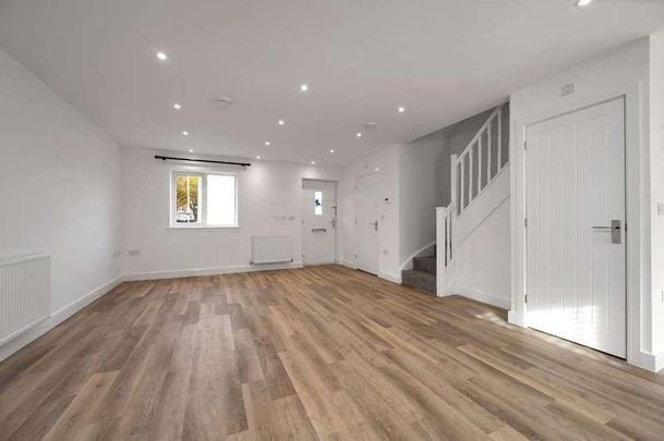 Charles Dyer Close, Melton Mowbray, LE13 - Photo 1