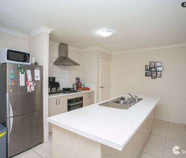LOW MAINTENANCE FAMILY HOME - Photo 5
