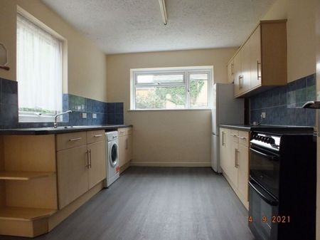 Alton Road, Wallisdown - Photo 2