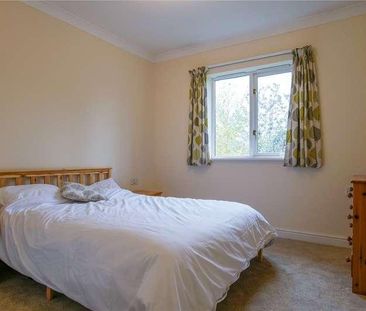 Silk Lane, Twyford, Reading, Berkshire, RG10 - Photo 2