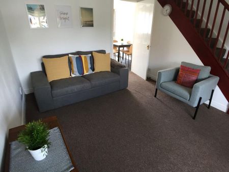 2 bedroom semi-detached house to rent - Photo 2