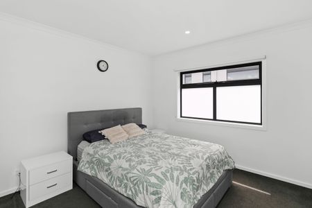 Modernise Your Lifestyle in this Convenient Gem - Photo 5