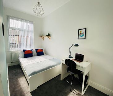 3 bedroom terraced house to rent - Photo 4