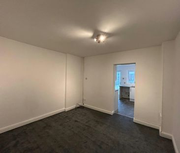 Terraced House to rent on - Photo 1