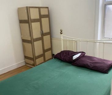 Room in a Shared House, Hoe St, E17 - Photo 2