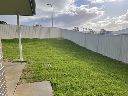 1/1 Wyoming Avenue, Gobbagombalin - Photo 1