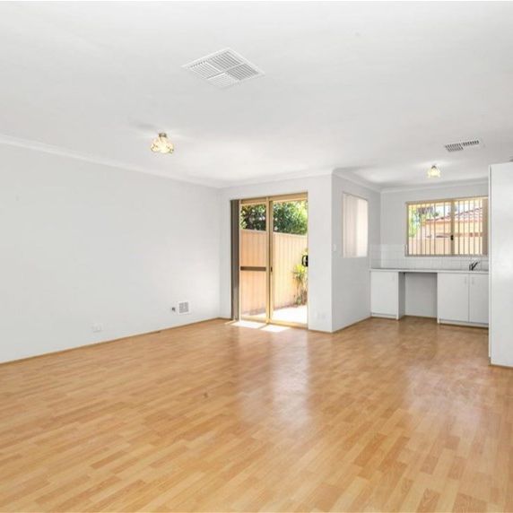 🏡 Stylish 3x2 Home for Rent – 48A Jupiter St, Carlisle WA 6101 🌟 - Photo 1