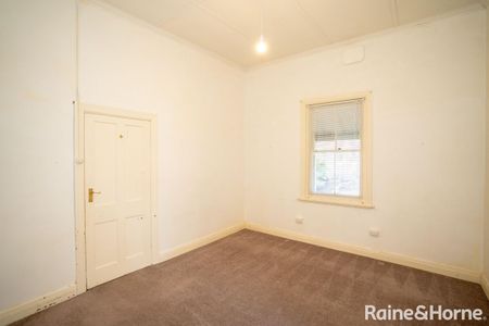 COUNTRY STYLE HOME - Photo 4