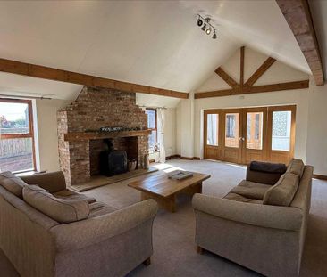 4 bedroom detached house to rent - Photo 1